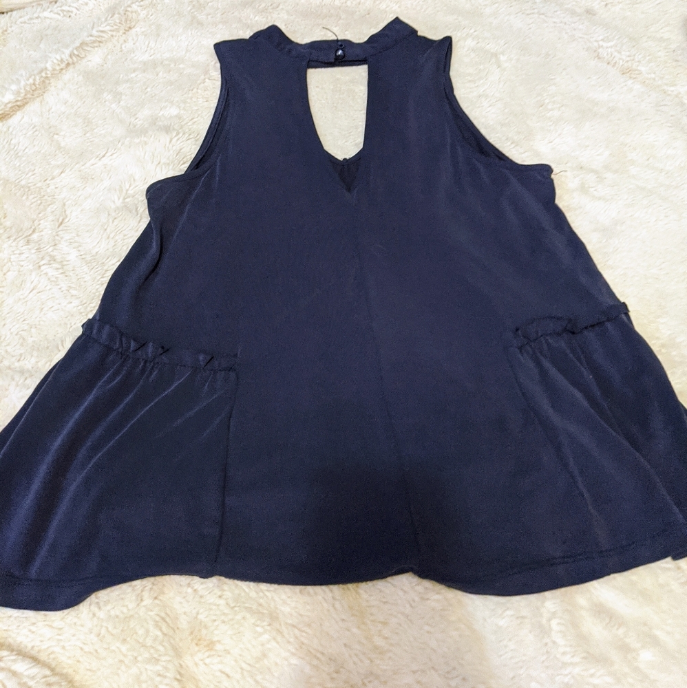 Francesca's Keyhole Embroidered Top - Picture 2 of 2